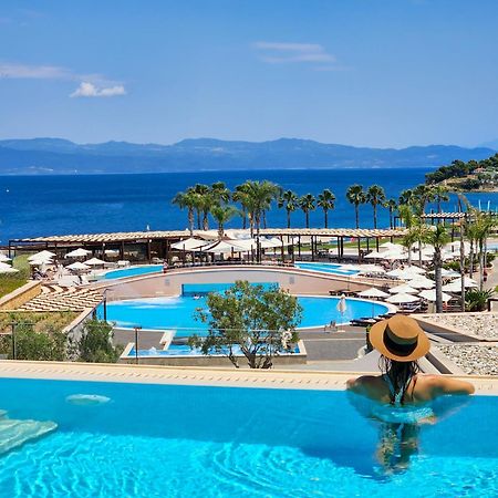 美瑞格Spa度假村 帕利乌里翁 外观 照片 The resort's main pool