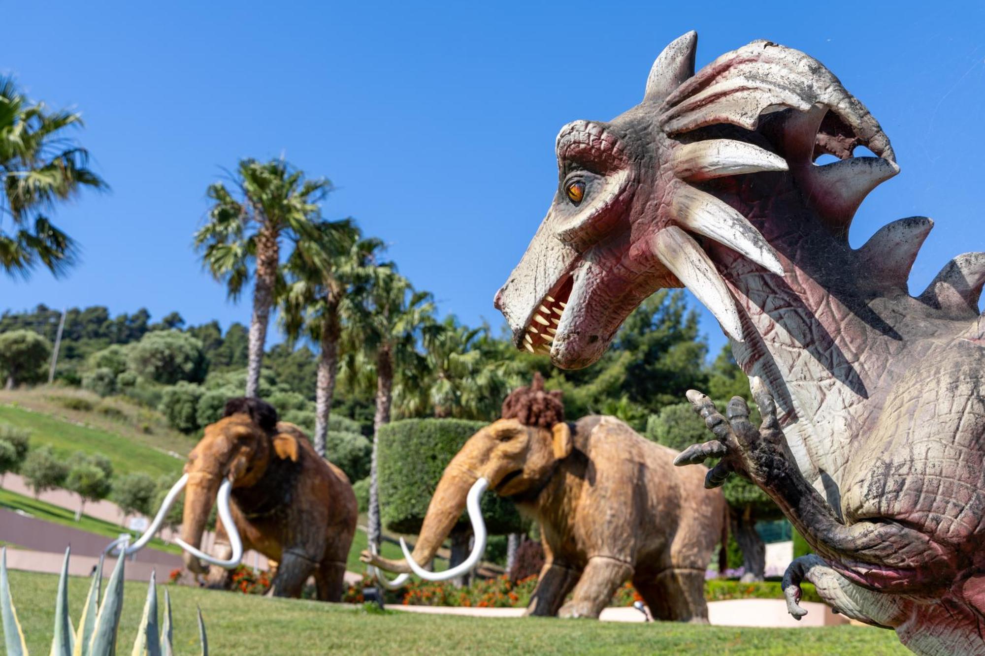 美瑞格Spa度假村 帕利乌里翁 外观 照片 The park's "Ice Age" section